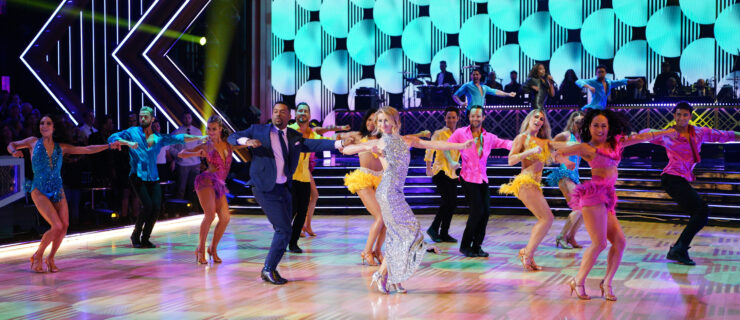 Hosts Julianne Hough and Alfonso Ribeiro join the pros for a special Whitney Houston–inspired number. Photo by Disney/Christopher Willard.