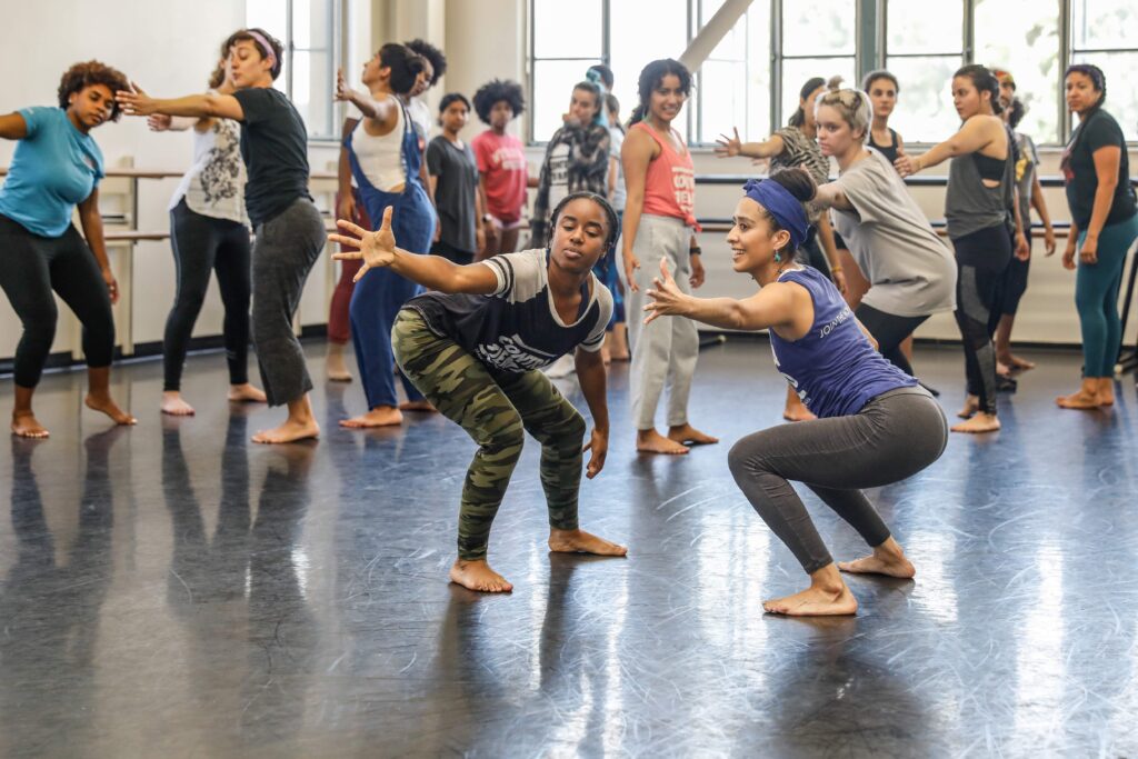 Futuro SDI 2019 Loyola Marymount University featuring CONTRA TIEMPO artists Jannet Galdamez and Jasmine Stanley Haskins. Photo by Steve Wylie courtesy Contra tiempo